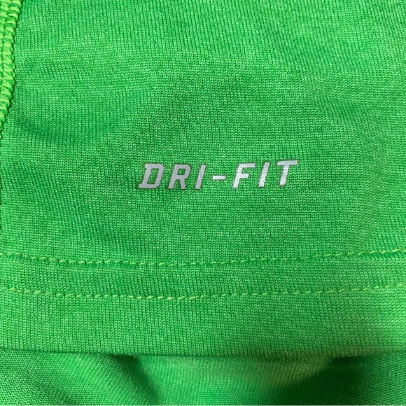 Women’s Nike Legend Dri-FIT Tee - Picture 8 of 9